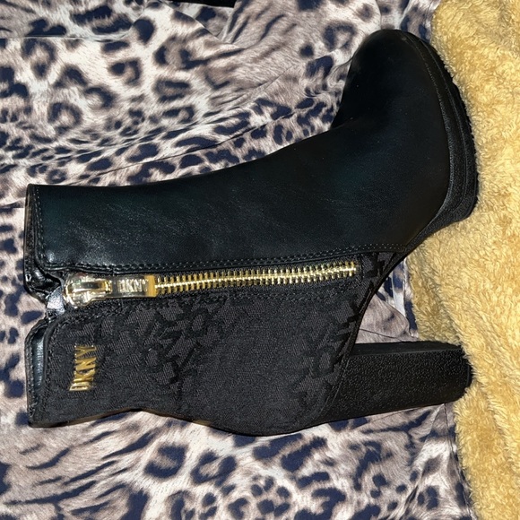 DKNY Tessi Black with Gold zipper Booties (RARE) - Picture 2 of 8